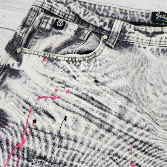 Men’s Distressed Gray Denim Shorts With Pink Paint Splatter Big and Tall - Picture 5 of 14